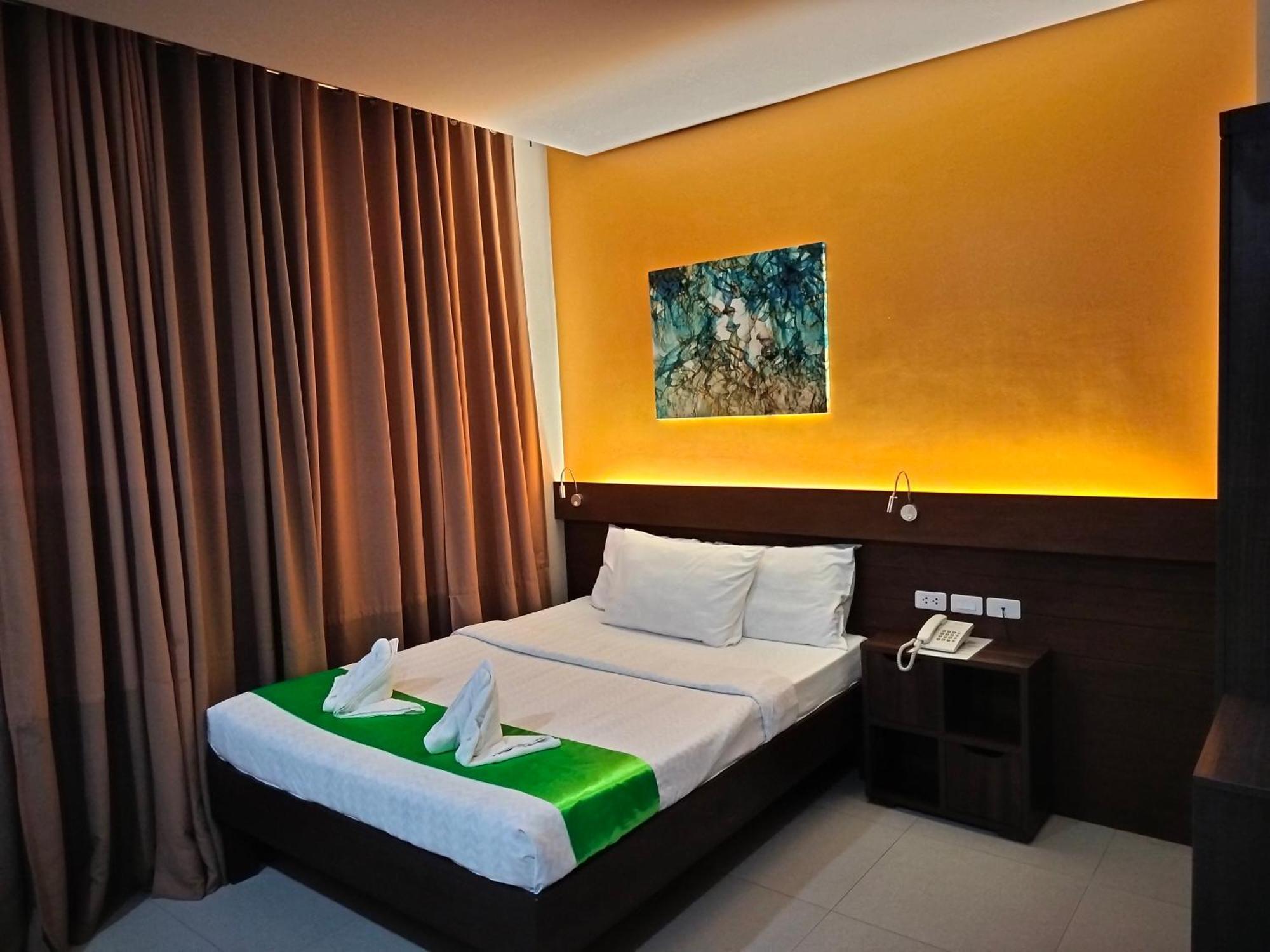 Cresebo Mansion Hotel ตักบีลารัน ซิตี ภายนอก รูปภาพ
